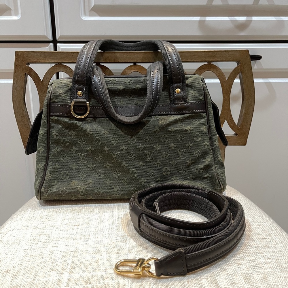Louis Vuitton shoulder bag with strap